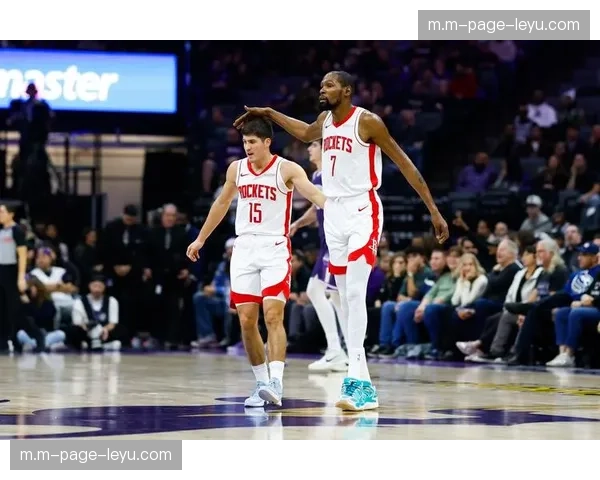 火箭谢泼德重回控卫首发 阿门汤普森转打四号位激活攻防